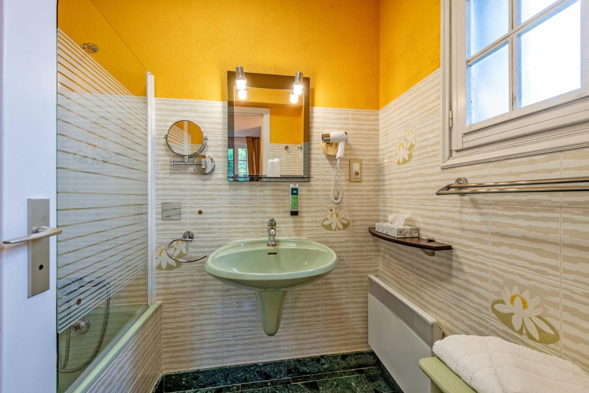Logis Hotel De La Corniche Брест Экстерьер фото